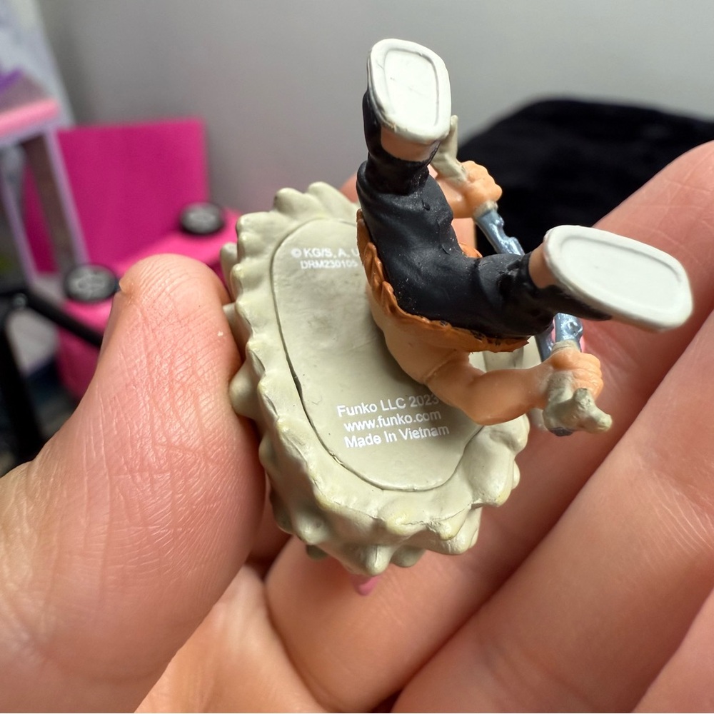 POP! Keychain: Demon Slayer - Inosuke - Picture 7 of 8
